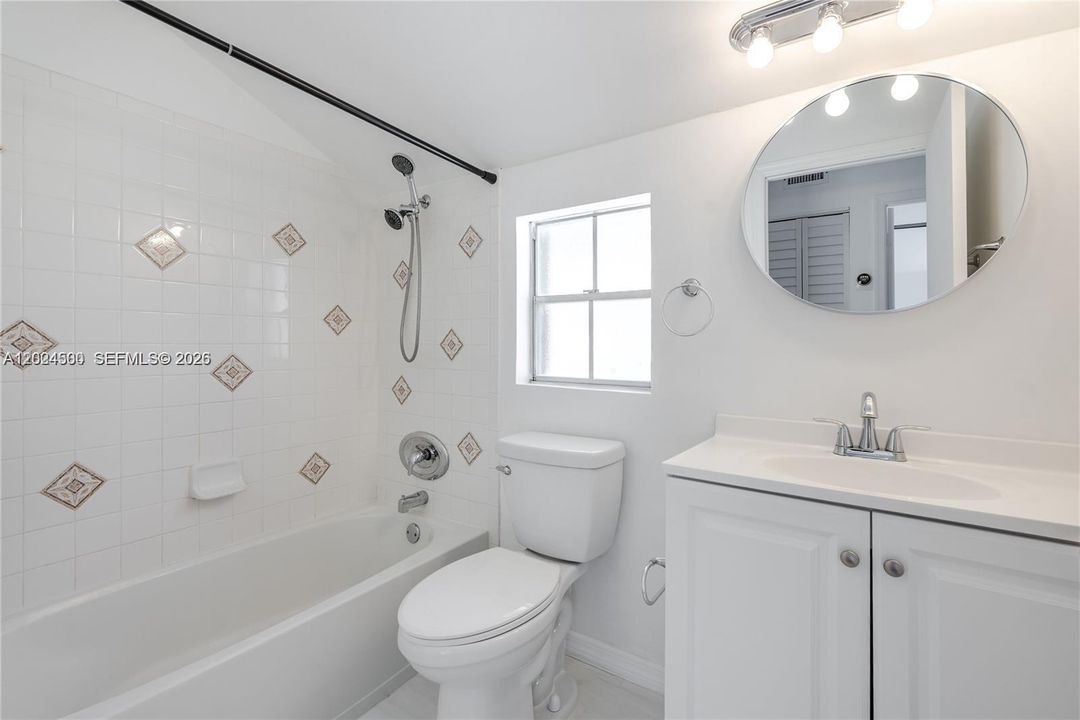 For Rent: $3,200 (3 beds, 2 baths, 1596 Square Feet)