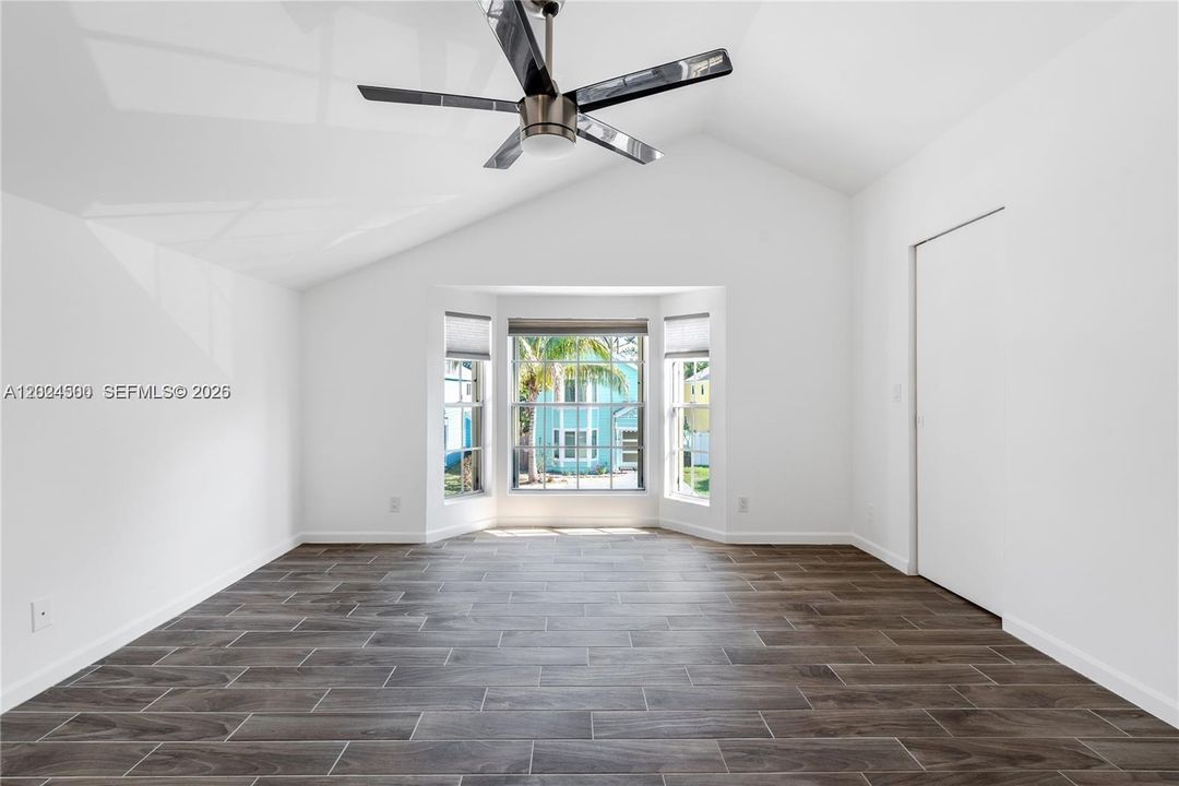 For Rent: $3,200 (3 beds, 2 baths, 1596 Square Feet)