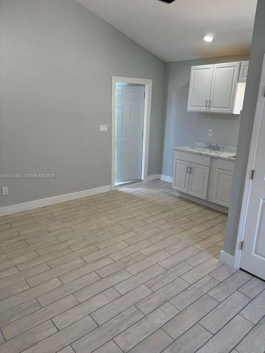 For Rent: $1,000 (0 beds, 1 baths, 0 Square Feet)