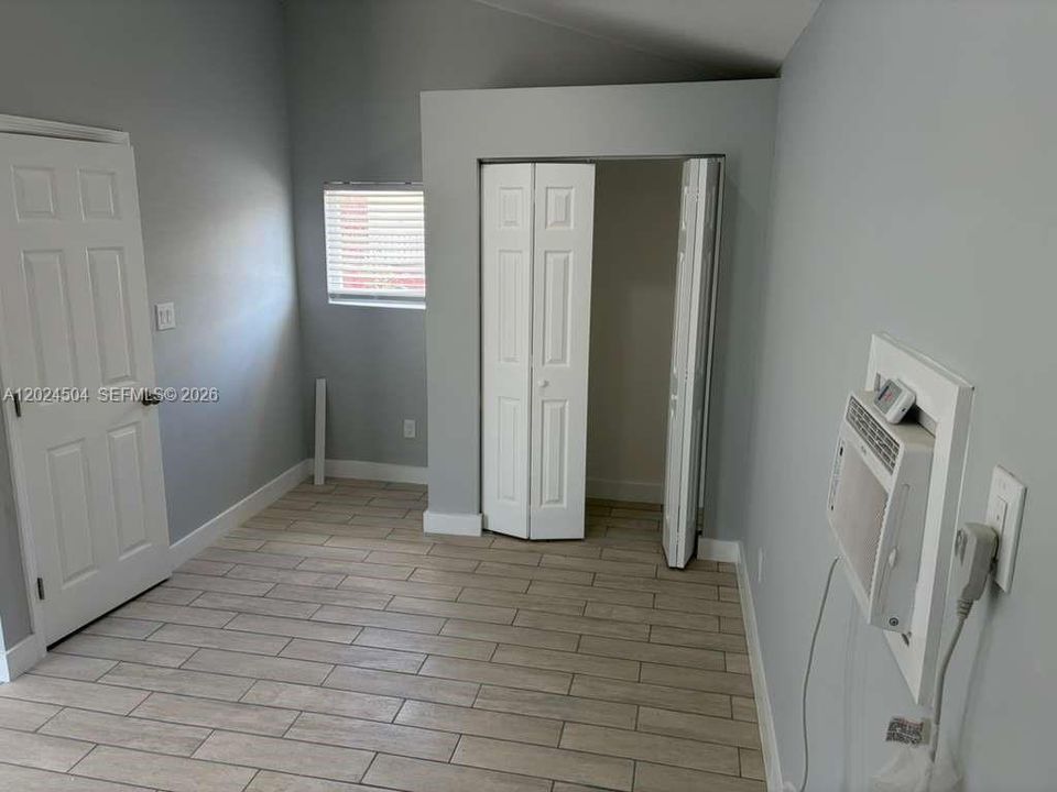 For Rent: $1,000 (0 beds, 1 baths, 0 Square Feet)