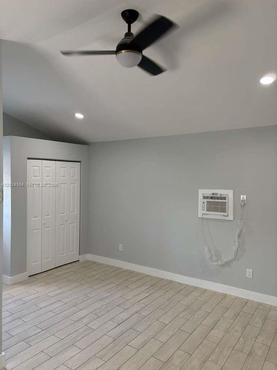 For Rent: $1,000 (0 beds, 1 baths, 0 Square Feet)