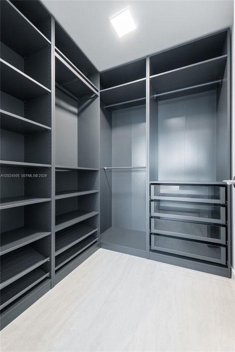 В аренду: $11,900 (2 спален, 2 ванн, 0 Квадратных фут)
