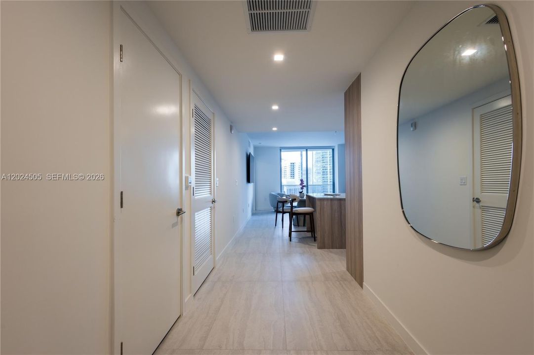 В аренду: $11,900 (2 спален, 2 ванн, 0 Квадратных фут)