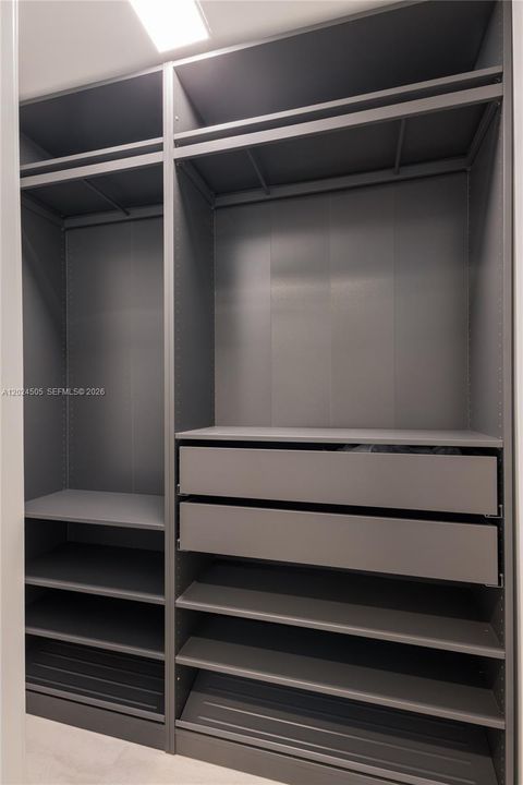 В аренду: $11,900 (2 спален, 2 ванн, 0 Квадратных фут)