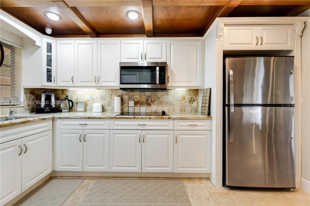 В аренду: $4,500 (3 спален, 2 ванн, 1303 Квадратных фут)