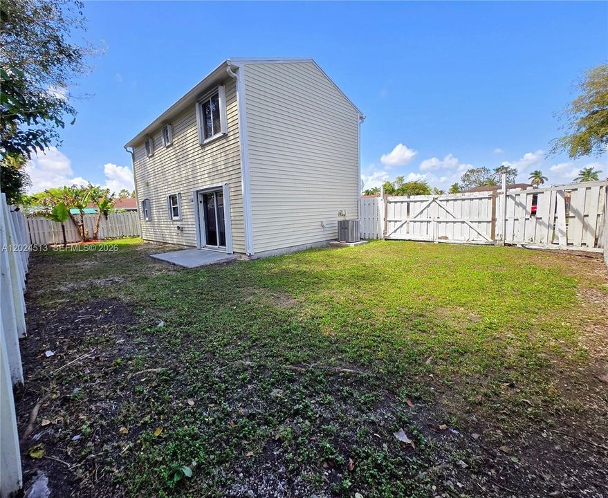 В аренду: $2,400 (3 спален, 2 ванн, 1378 Квадратных фут)