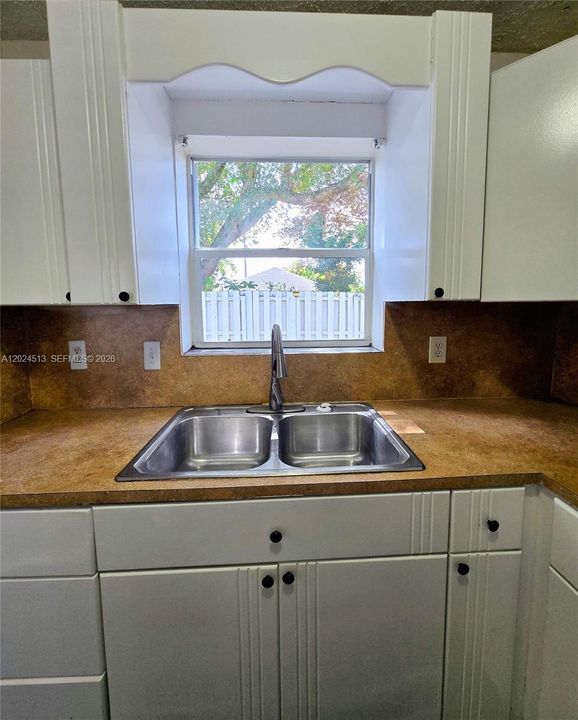 В аренду: $2,400 (3 спален, 2 ванн, 1378 Квадратных фут)