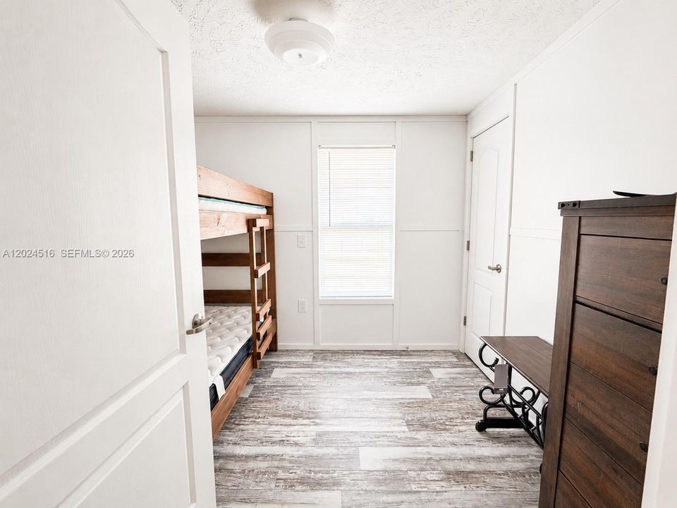 For Sale: $285,000 (3 beds, 2 baths, 1008 Square Feet)