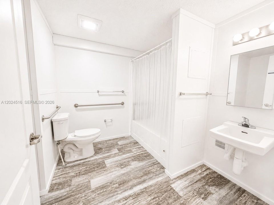 For Sale: $285,000 (3 beds, 2 baths, 1008 Square Feet)