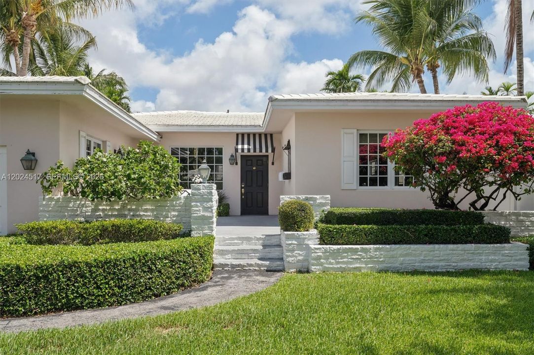 En Venta: $3,495,000 (3 camas, 2 baños, 3022 Pies cuadrados)