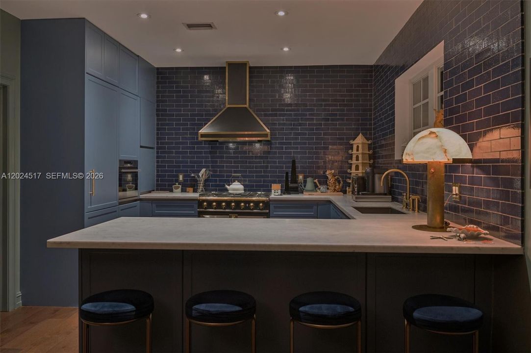 En Venta: $3,495,000 (3 camas, 2 baños, 3022 Pies cuadrados)