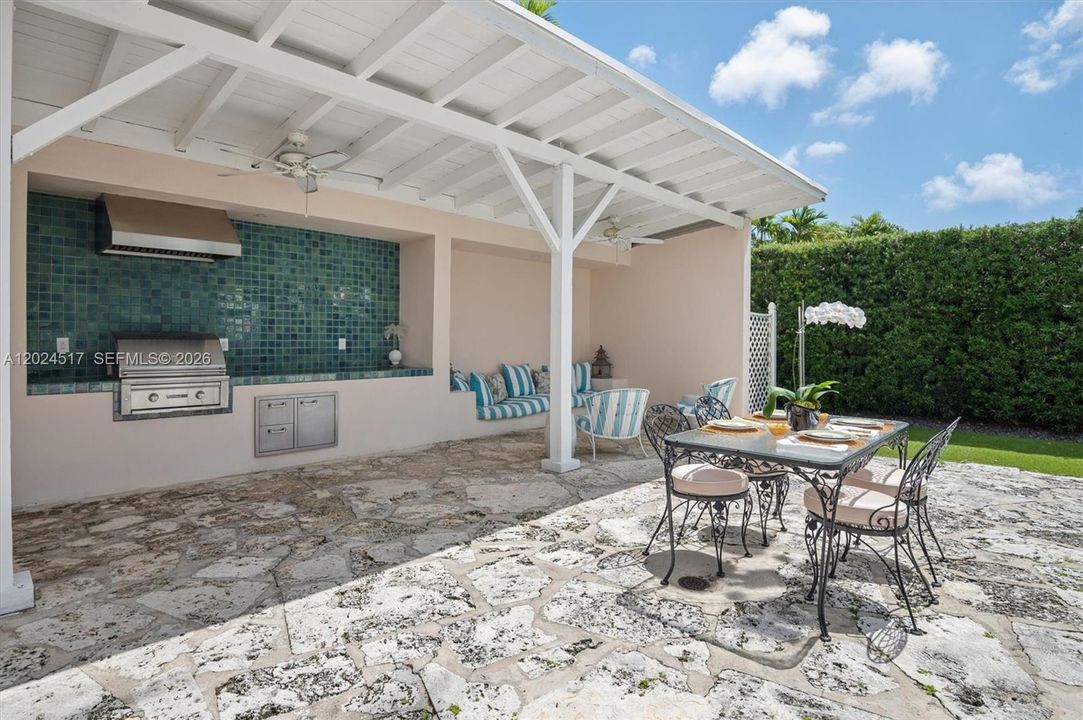 En Venta: $3,495,000 (3 camas, 2 baños, 3022 Pies cuadrados)
