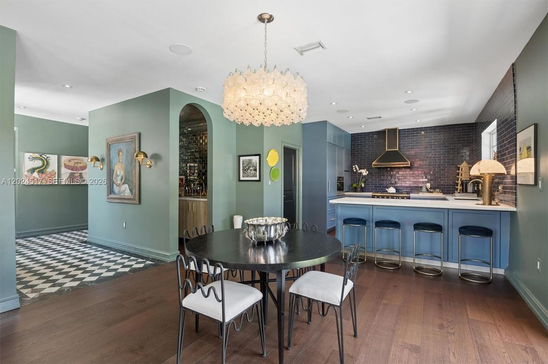En Venta: $3,495,000 (3 camas, 2 baños, 3022 Pies cuadrados)