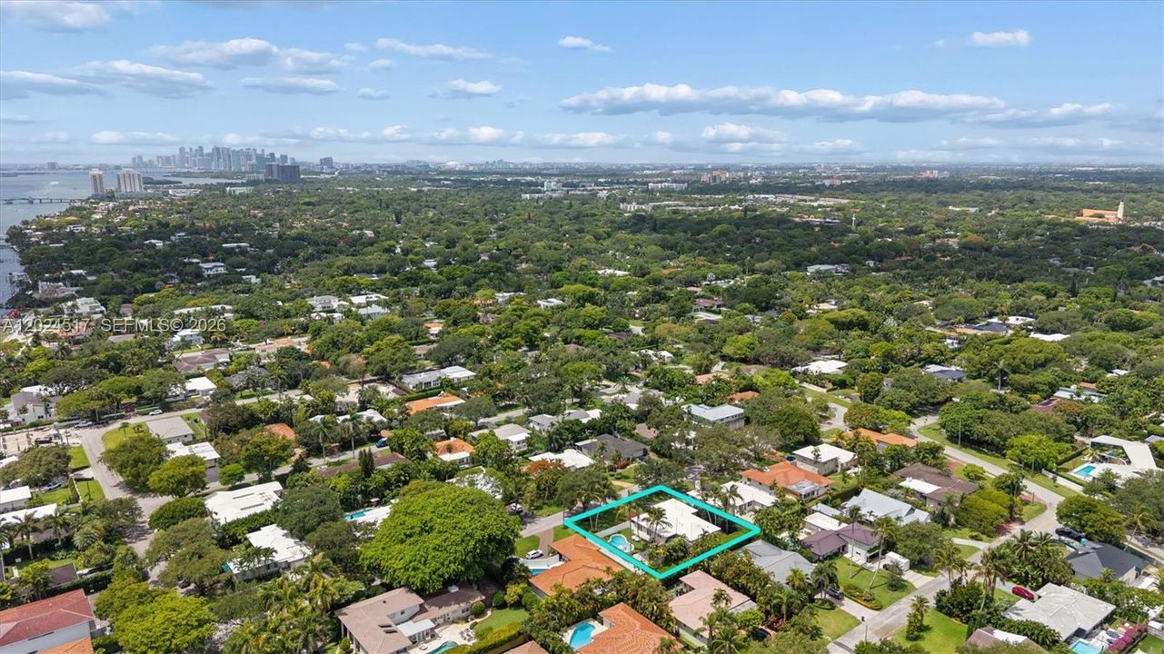 En Venta: $3,495,000 (3 camas, 2 baños, 3022 Pies cuadrados)