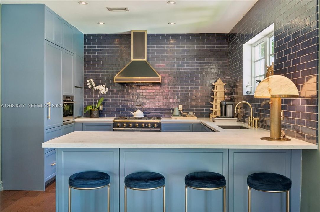 En Venta: $3,495,000 (3 camas, 2 baños, 3022 Pies cuadrados)