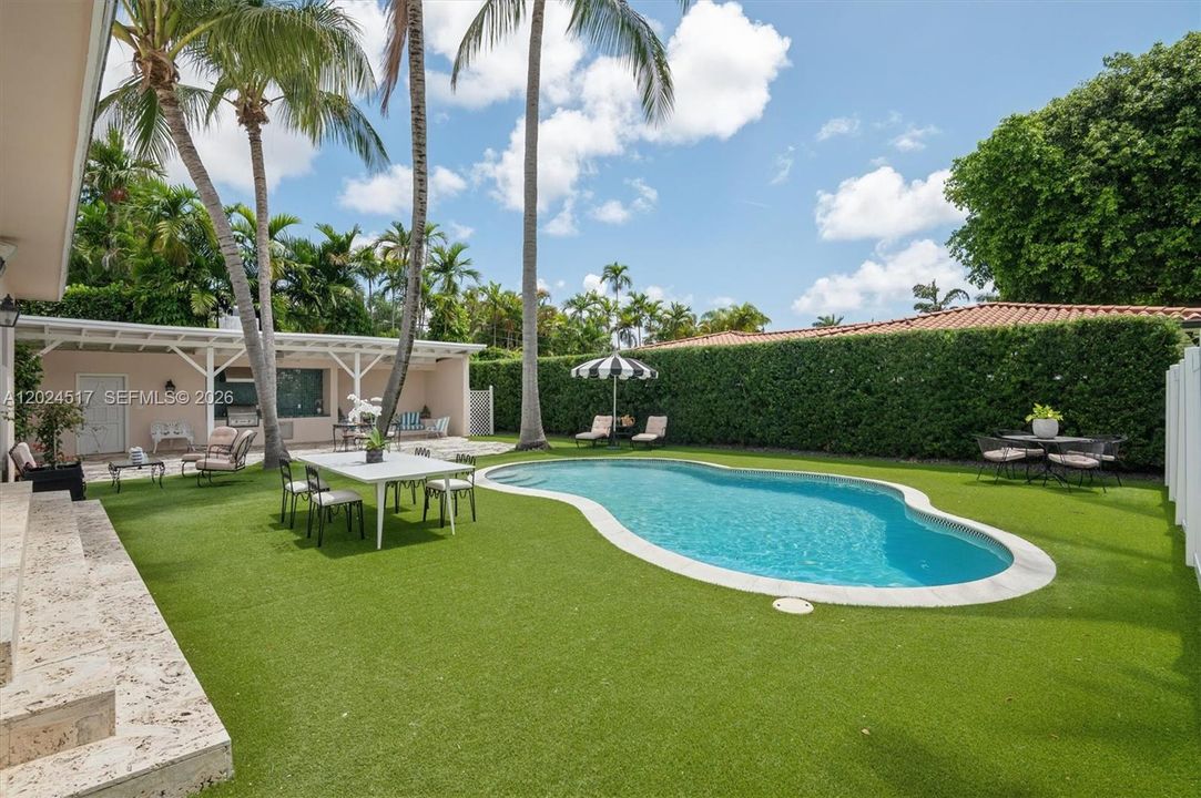 En Venta: $3,495,000 (3 camas, 2 baños, 3022 Pies cuadrados)