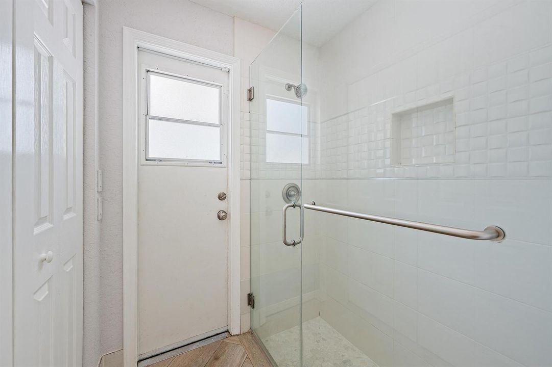 Guest Bath 1