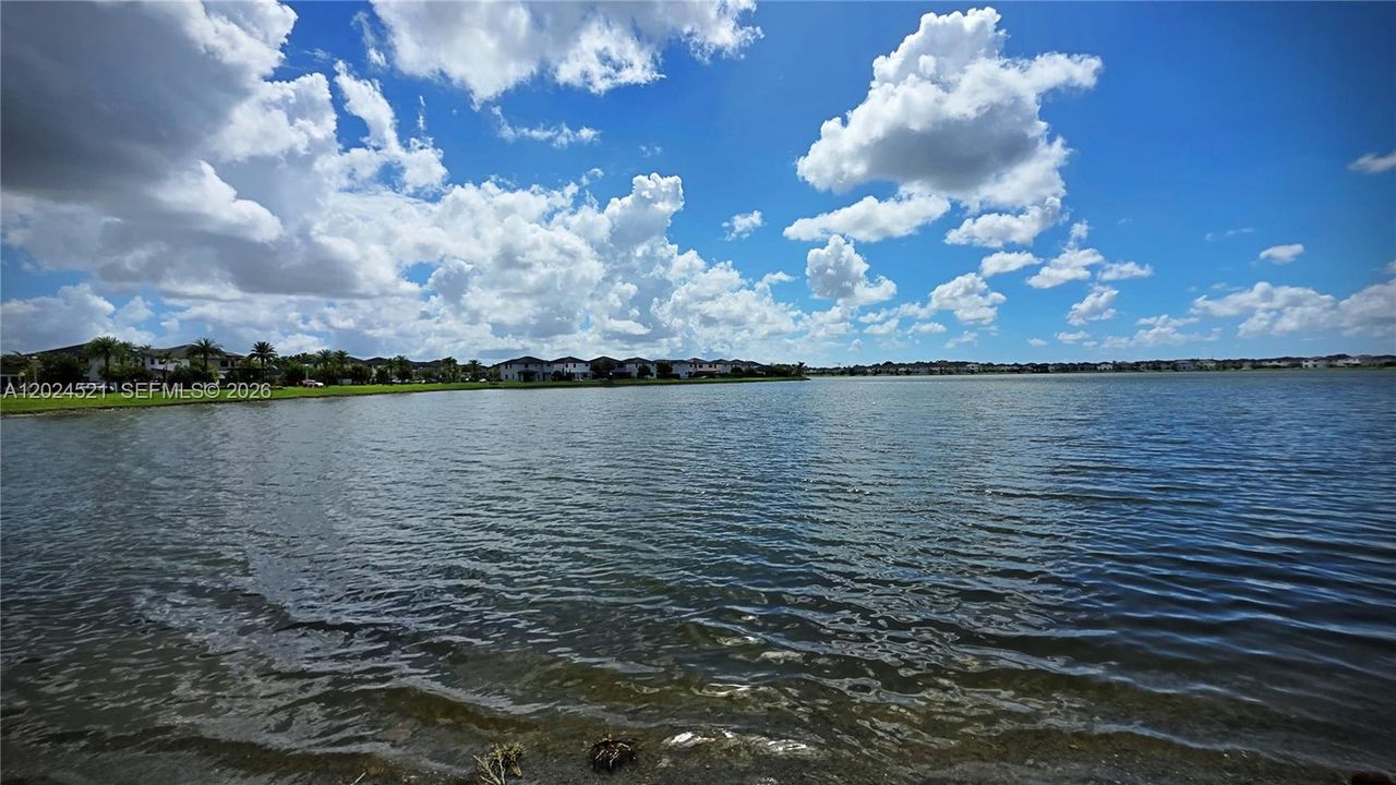 For Sale: $659,000 (4 beds, 3 baths, 1908 Square Feet)