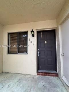 For Rent: $2,150 (2 beds, 2 baths, 950 Square Feet)