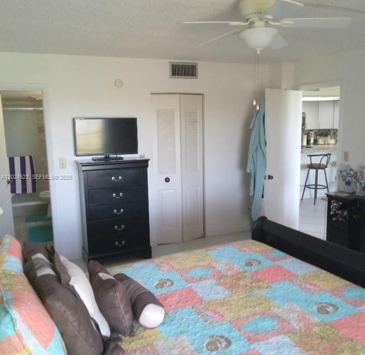 For Rent: $1,600 (1 beds, 1 baths, 833 Square Feet)