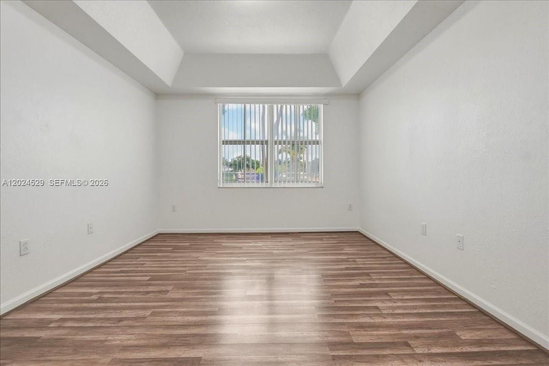 На продажу: $389,000 (3 спален, 2 ванн, 1312 Квадратных фут)