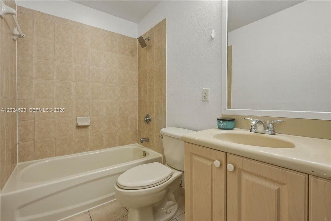 На продажу: $389,000 (3 спален, 2 ванн, 1312 Квадратных фут)