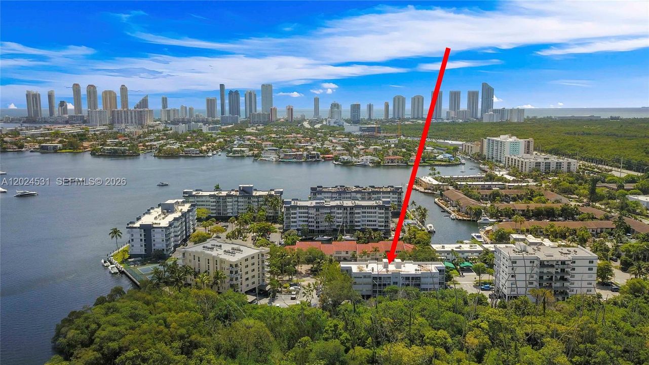 For Sale: $180,000 (1 beds, 1 baths, 720 Square Feet)