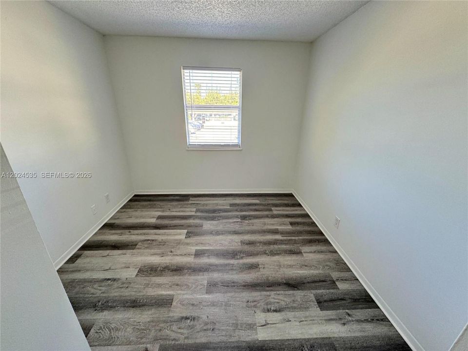 For Rent: $2,395 (3 beds, 2 baths, 1572 Square Feet)