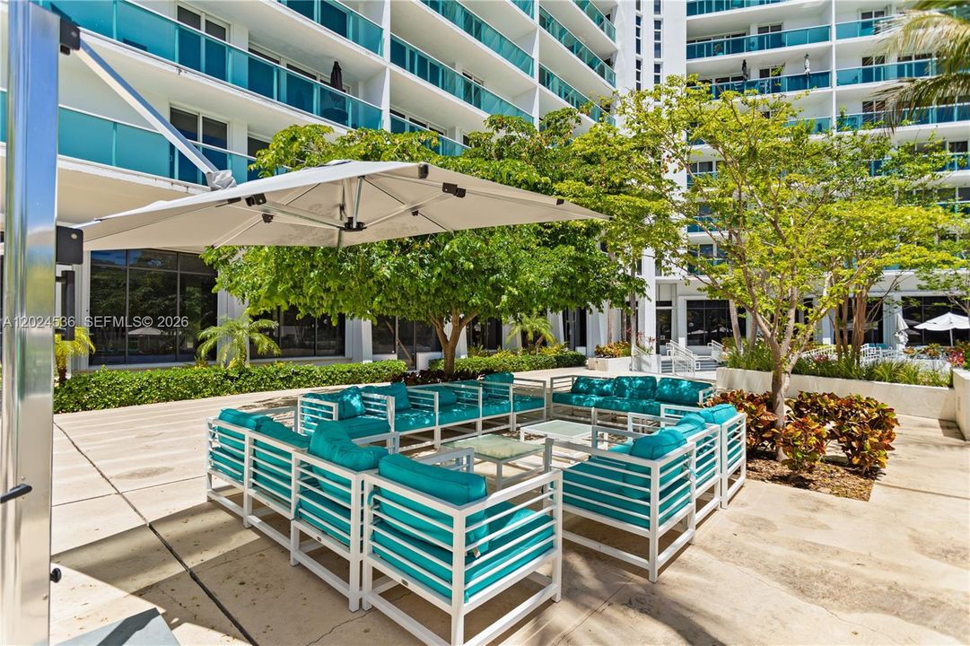 Active With Contract: $2,700 (2 beds, 2 baths, 1357 Square Feet)