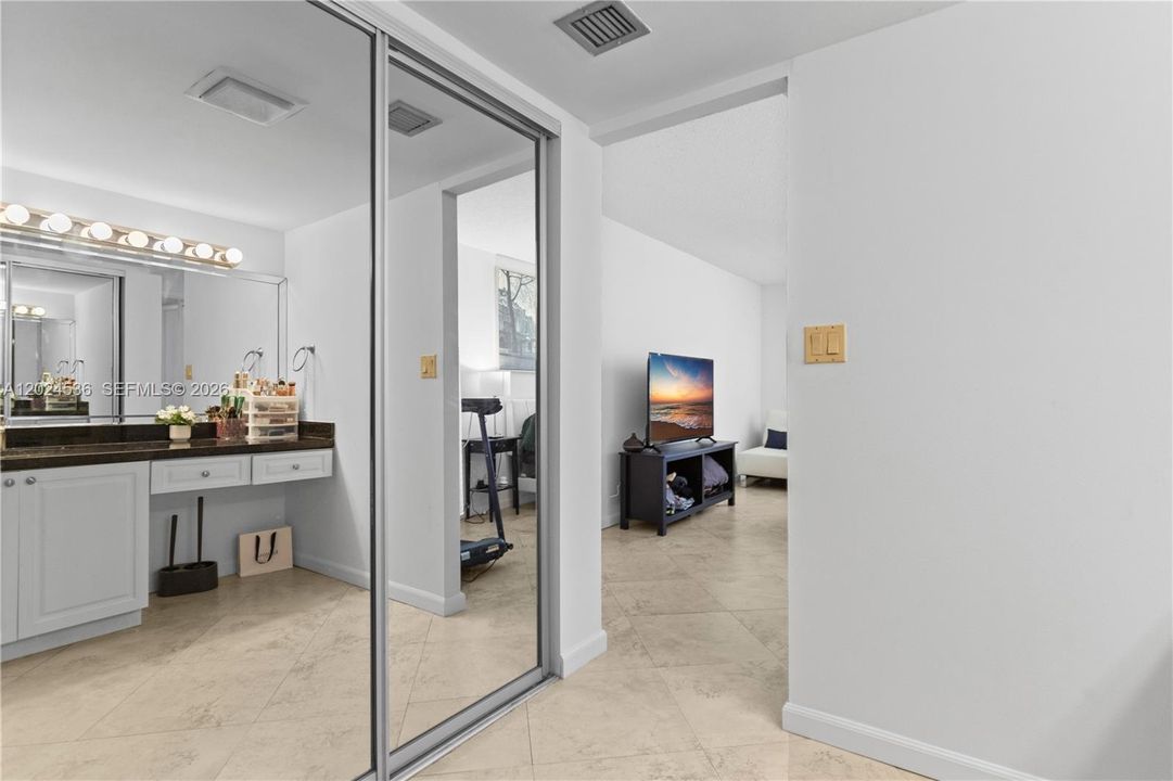 Active With Contract: $2,700 (2 beds, 2 baths, 1357 Square Feet)