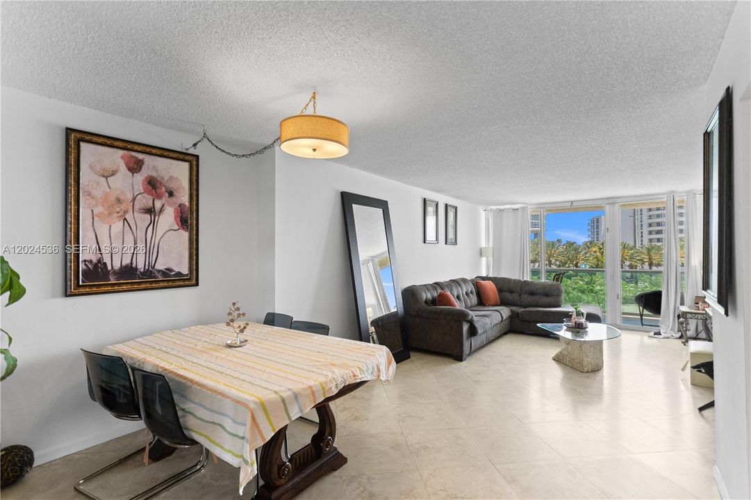 Active With Contract: $2,700 (2 beds, 2 baths, 1357 Square Feet)