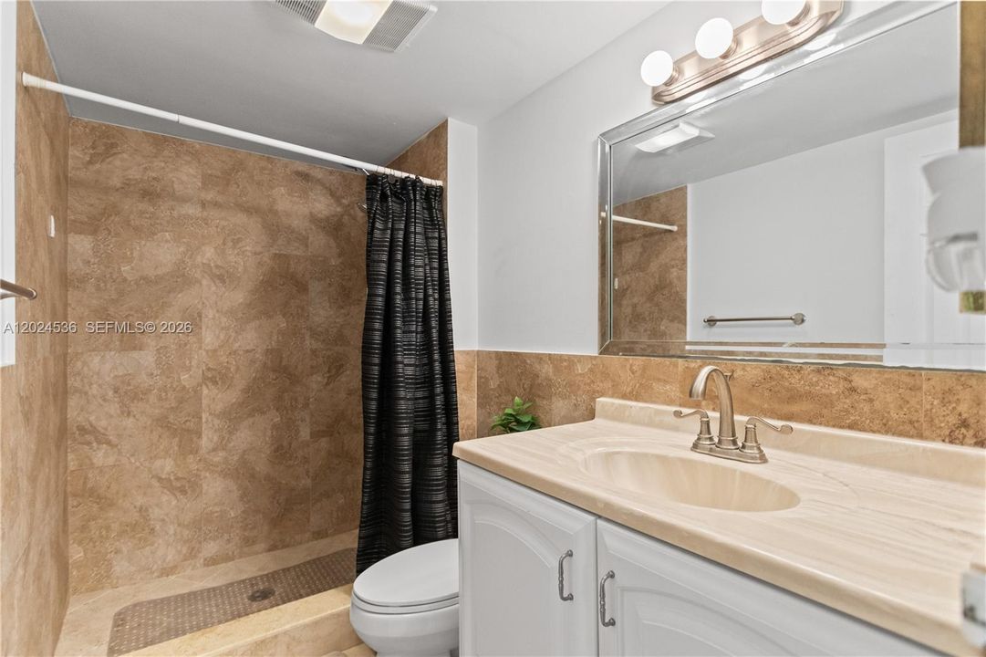 Active With Contract: $2,700 (2 beds, 2 baths, 1357 Square Feet)