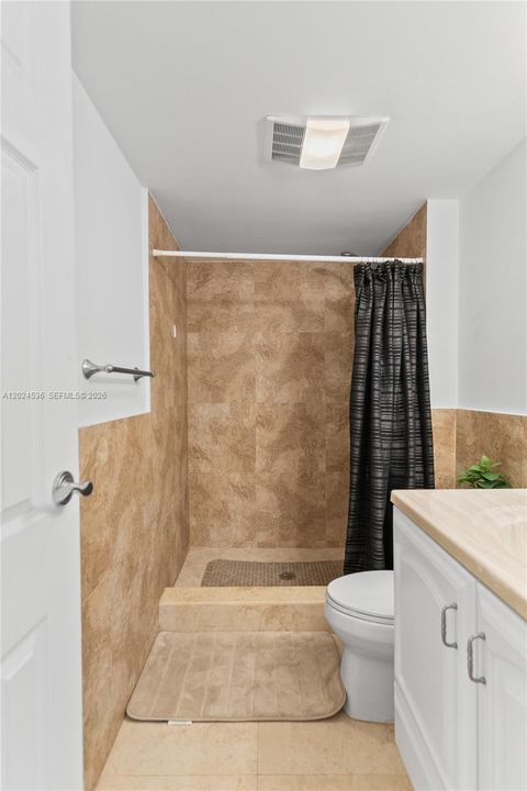 Active With Contract: $2,700 (2 beds, 2 baths, 1357 Square Feet)
