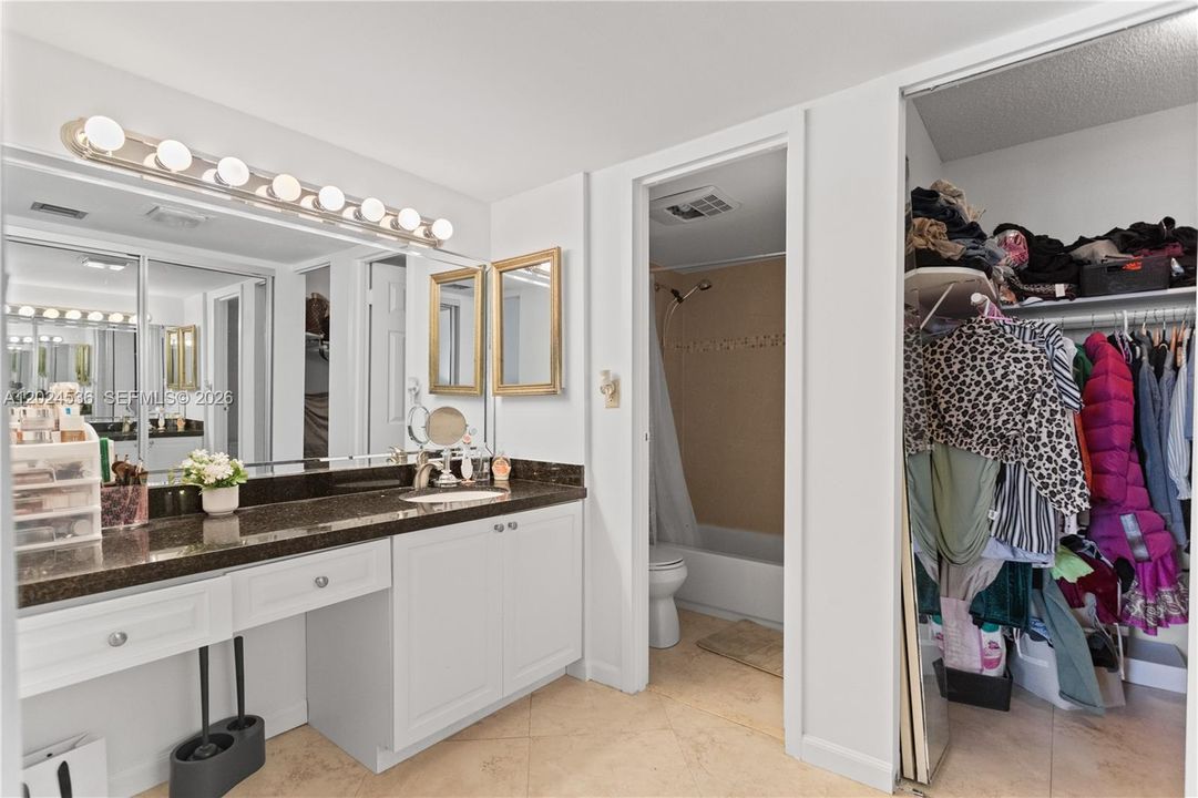Active With Contract: $2,700 (2 beds, 2 baths, 1357 Square Feet)