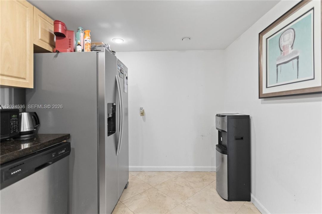 Active With Contract: $2,700 (2 beds, 2 baths, 1357 Square Feet)