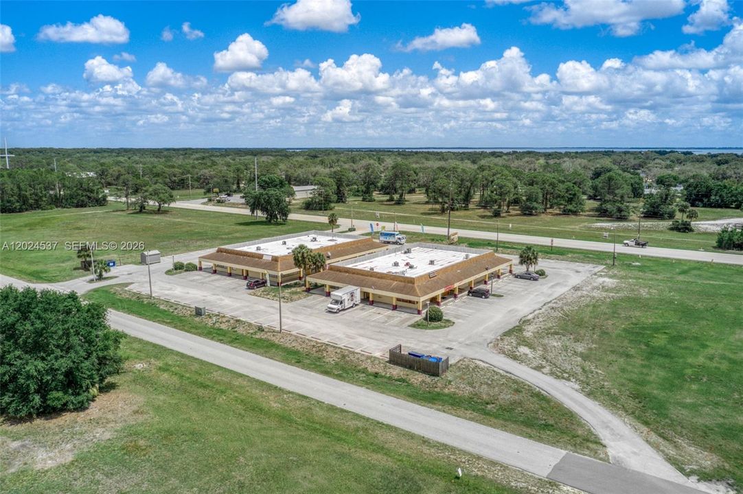 На продажу: $40,000 (0.39 acres)
