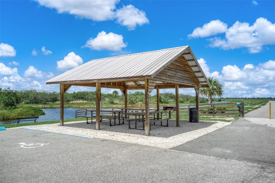 На продажу: $40,000 (0.39 acres)