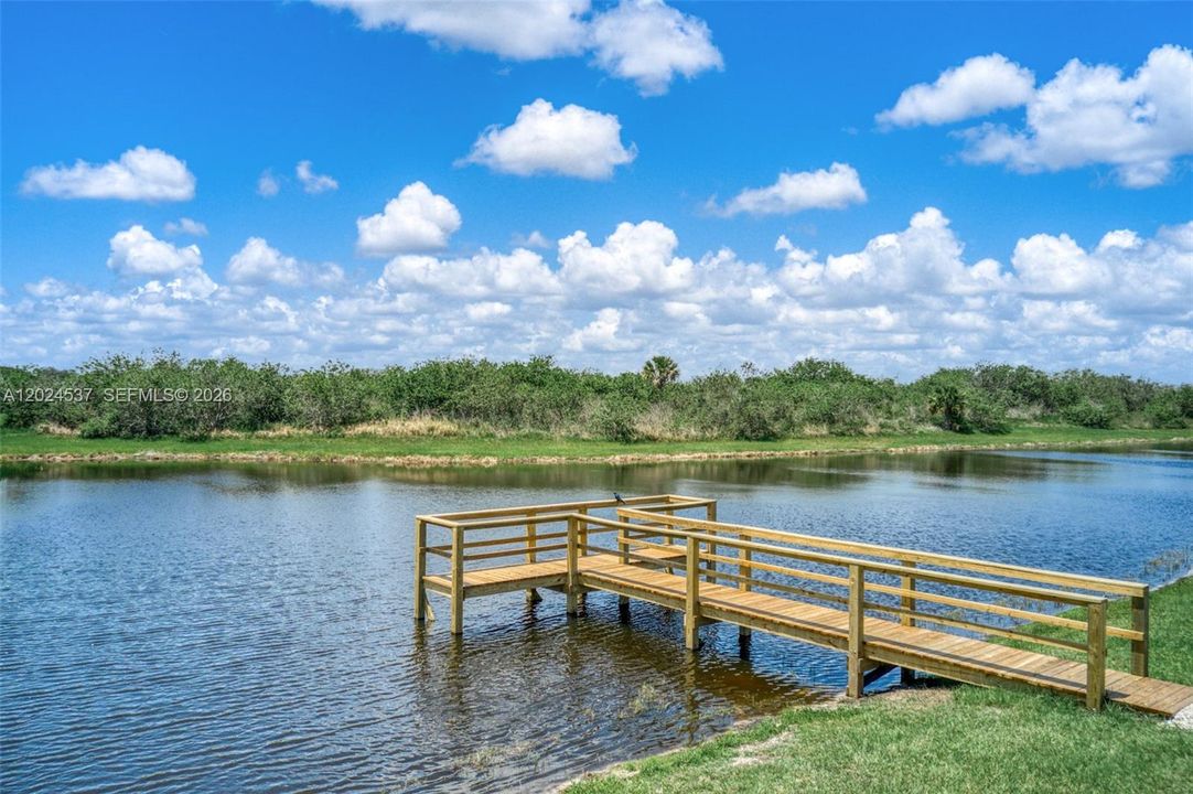 На продажу: $40,000 (0.39 acres)
