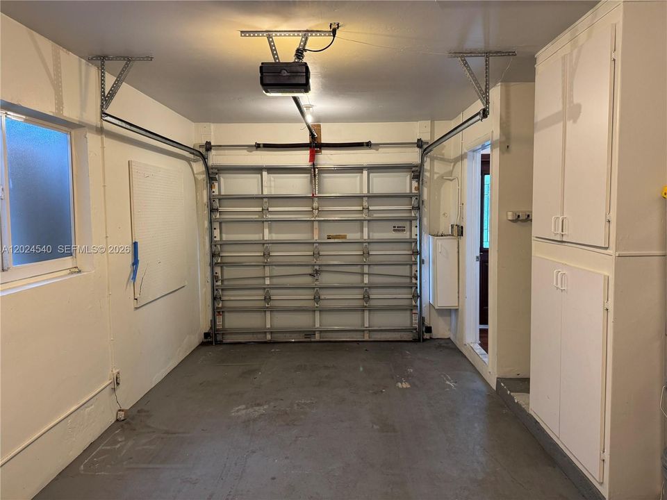 Activo con contrato: $3,650 (3 camas, 2 baños, 1465 Pies cuadrados)