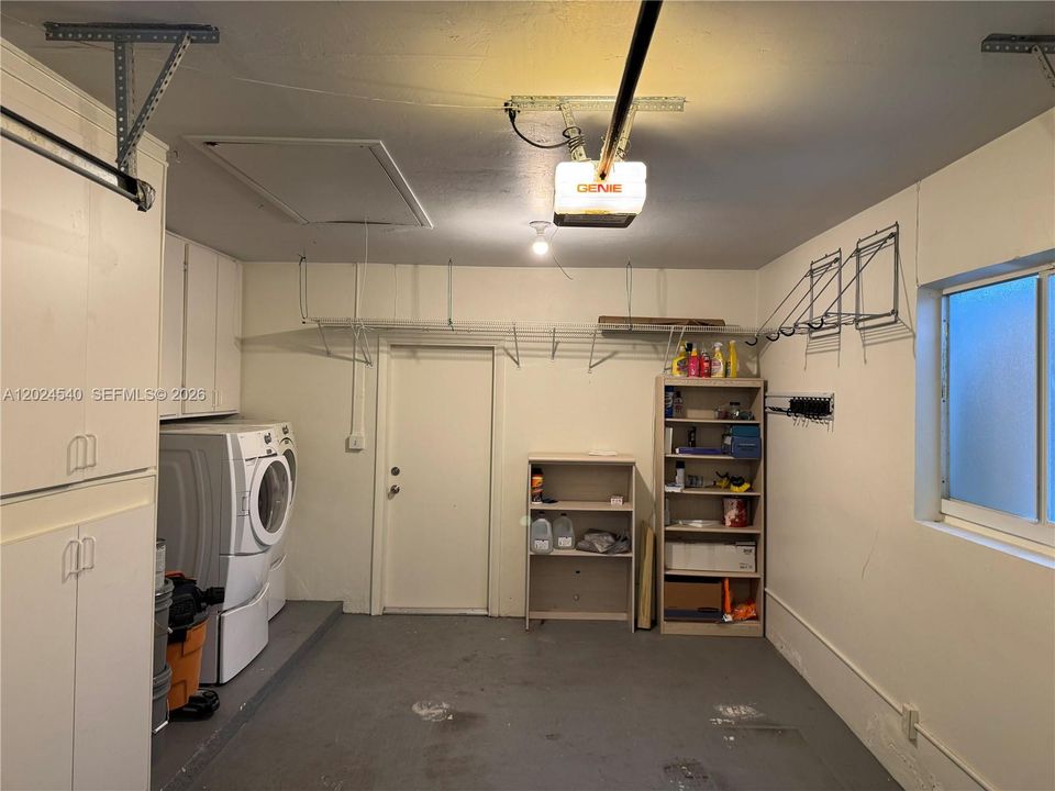 Activo con contrato: $3,650 (3 camas, 2 baños, 1465 Pies cuadrados)