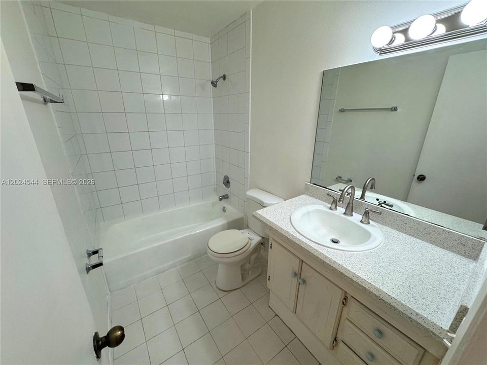 For Rent: $3,495 (3 beds, 2 baths, 1609 Square Feet)