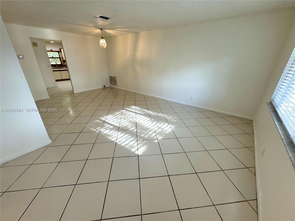 For Rent: $3,495 (3 beds, 2 baths, 1609 Square Feet)