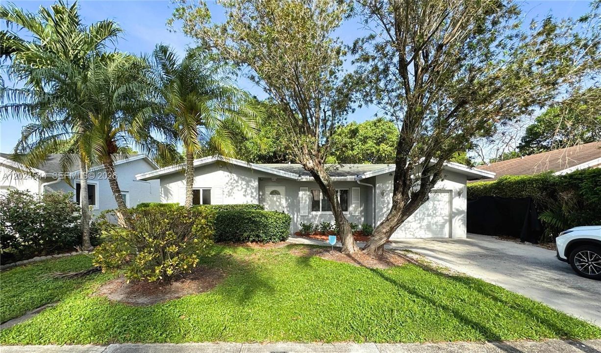 For Rent: $3,495 (3 beds, 2 baths, 1609 Square Feet)