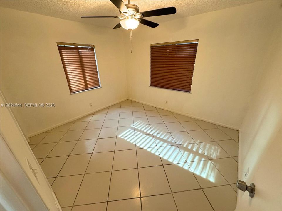 For Rent: $3,495 (3 beds, 2 baths, 1609 Square Feet)