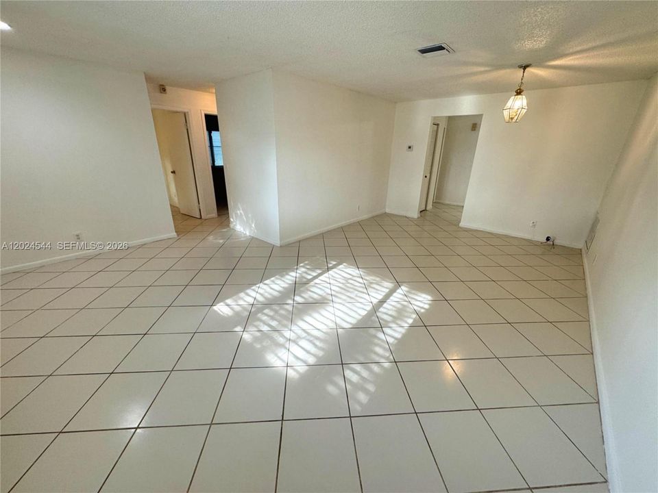 For Rent: $3,495 (3 beds, 2 baths, 1609 Square Feet)