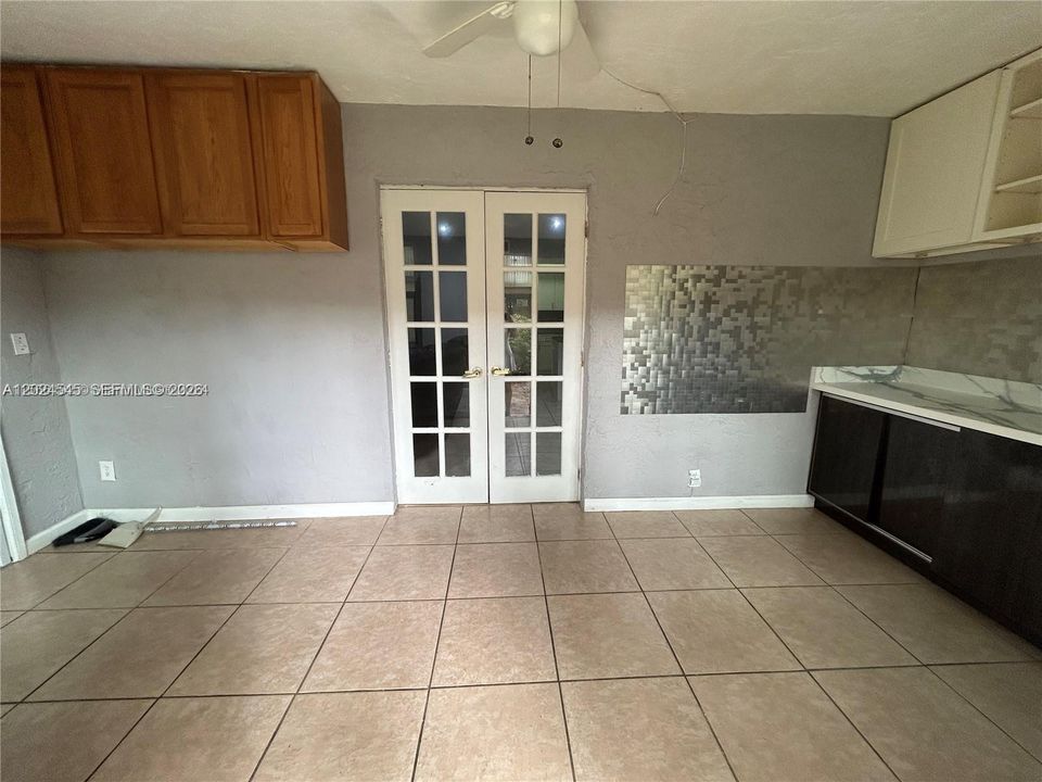 В аренду: $2,800 (3 спален, 2 ванн, 1800 Квадратных фут)