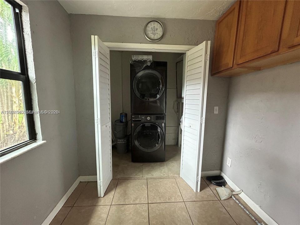 В аренду: $2,800 (3 спален, 2 ванн, 1800 Квадратных фут)