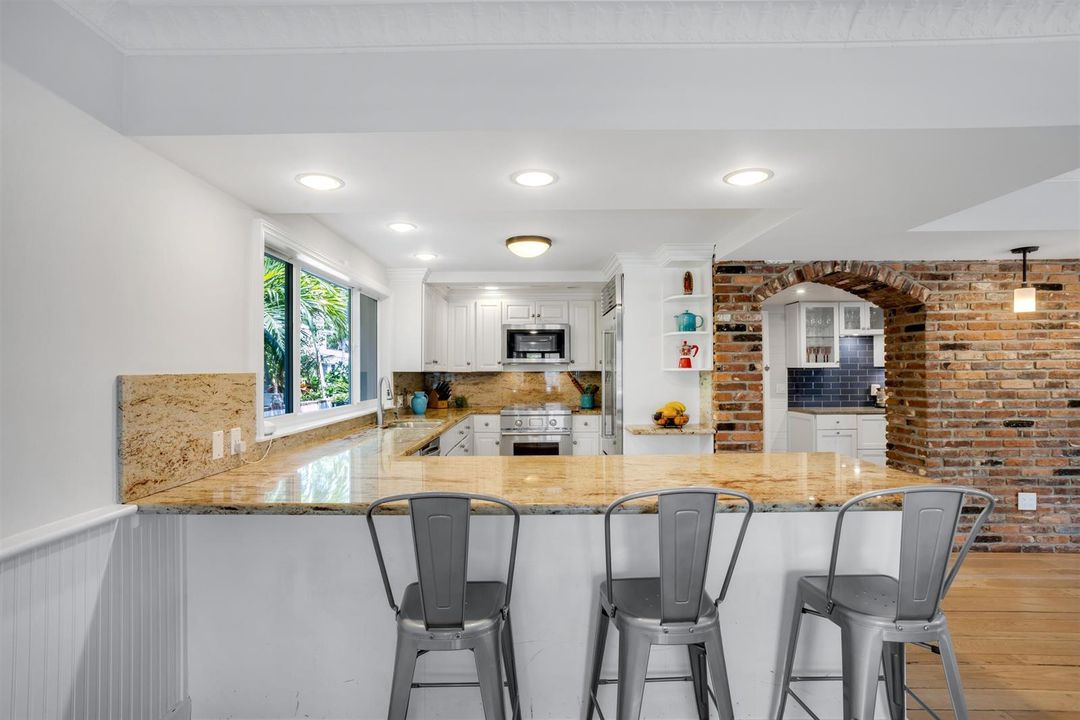 KITCHEN_STRAIGHT_EB