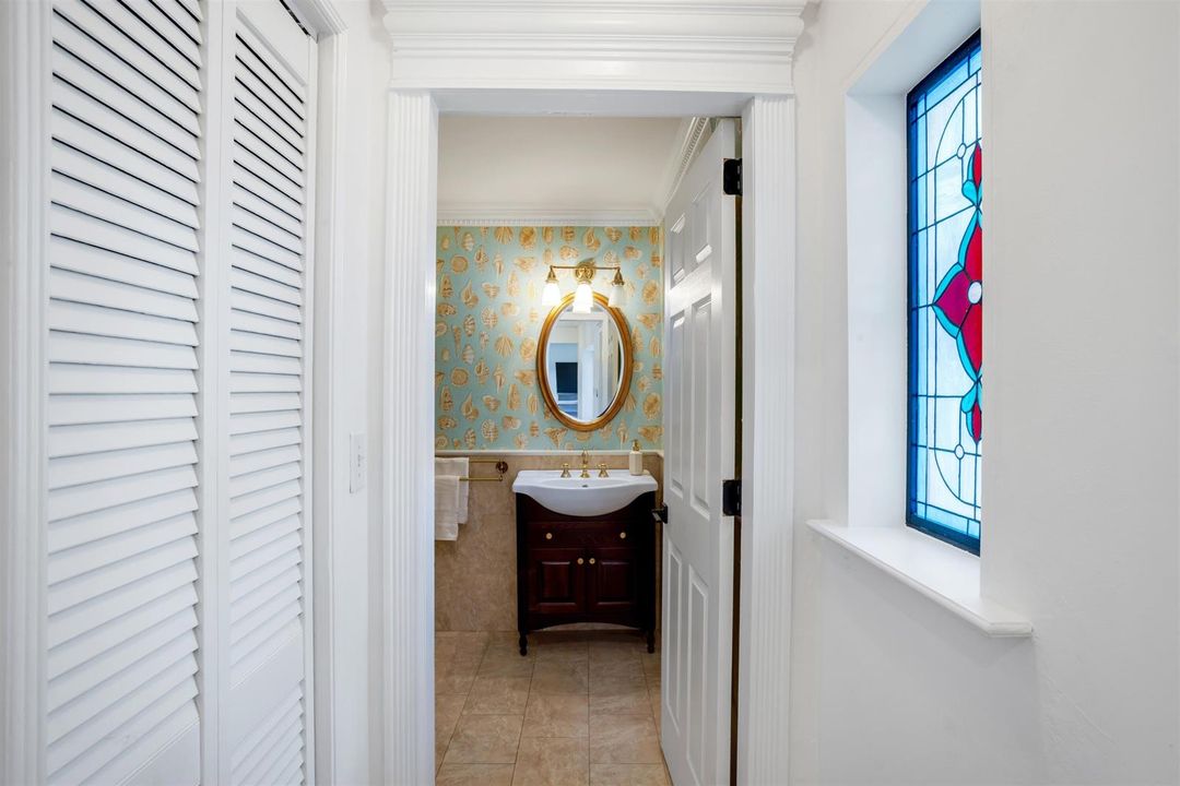 POWDER_ROOM_EB