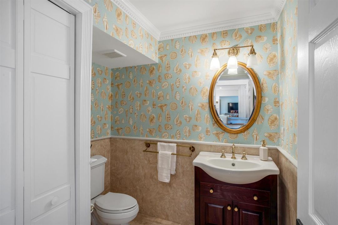 POWDER_ROOM_ANGLE_EB